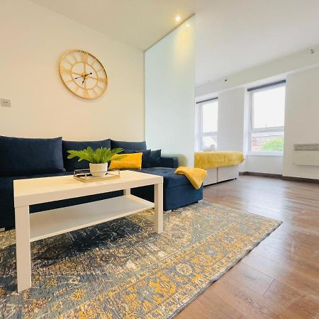 Park Street Apartment Luton By Hostaguest ภายนอก รูปภาพ