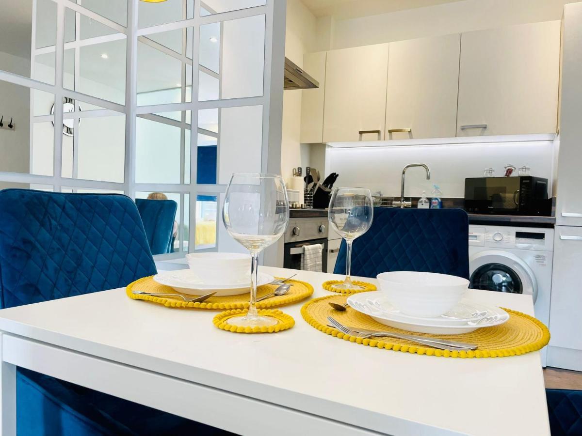 Park Street Apartment Luton By Hostaguest ภายนอก รูปภาพ