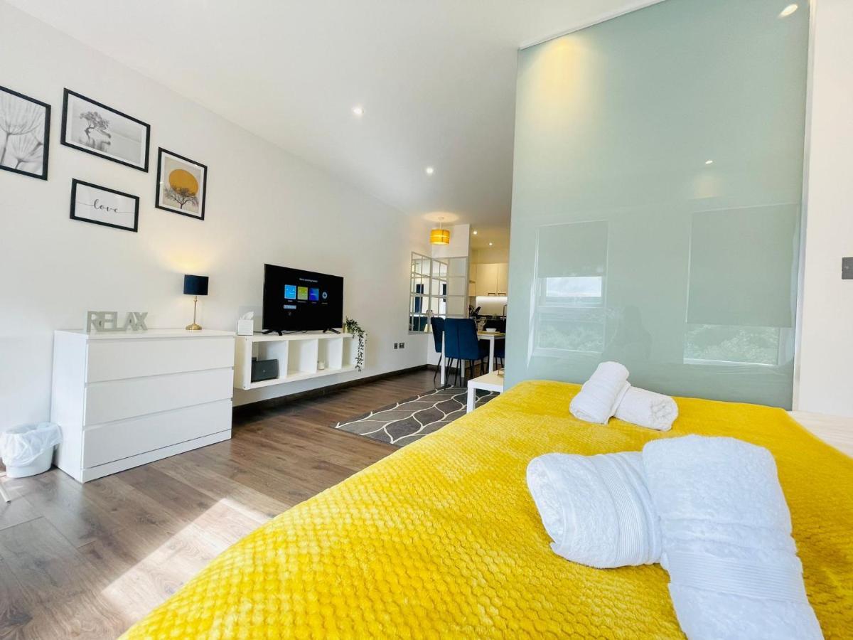 Park Street Apartment Luton By Hostaguest ภายนอก รูปภาพ