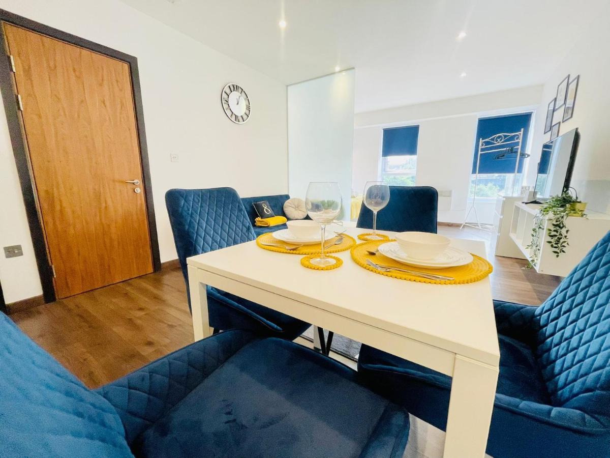Park Street Apartment Luton By Hostaguest ภายนอก รูปภาพ