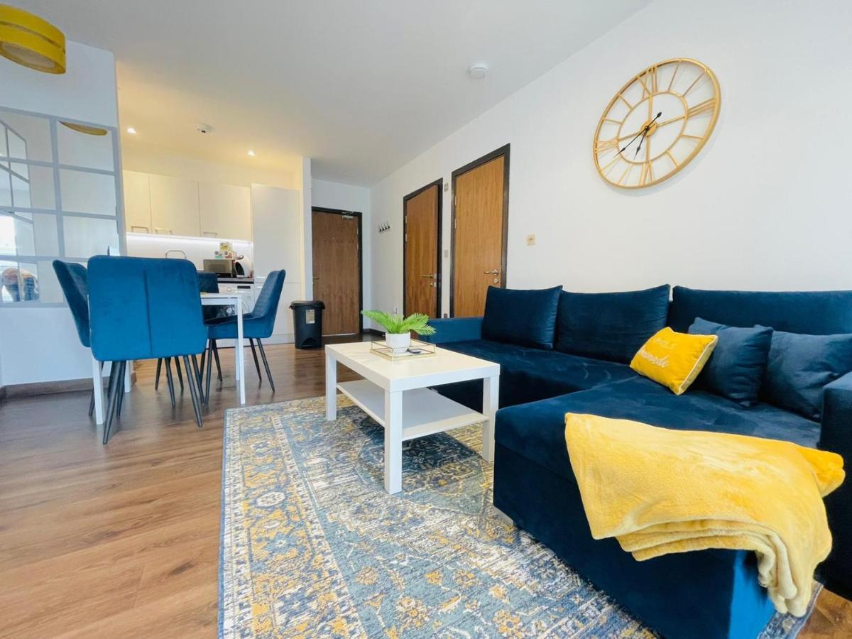 Park Street Apartment Luton By Hostaguest ภายนอก รูปภาพ