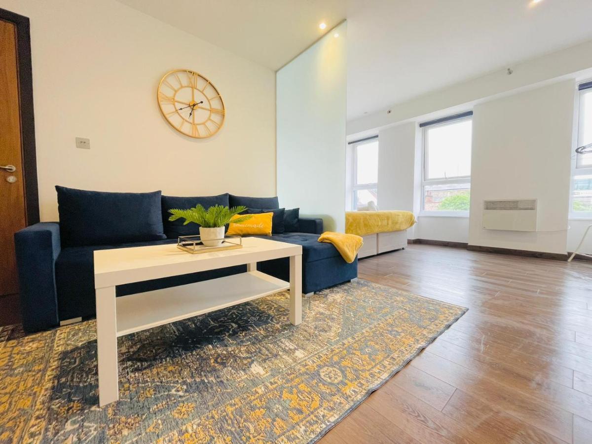 Park Street Apartment Luton By Hostaguest ภายนอก รูปภาพ