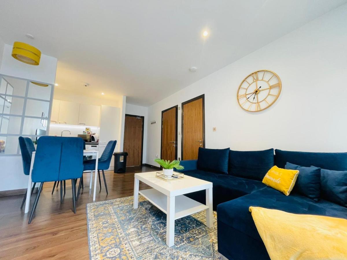 Park Street Apartment Luton By Hostaguest ภายนอก รูปภาพ